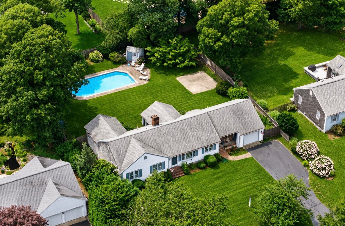 House in Dennis, Massachusetts, United States 1 - 18965722