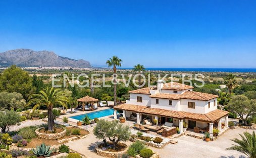 Villa in Pedreguer, Valencian Community, Spain 1