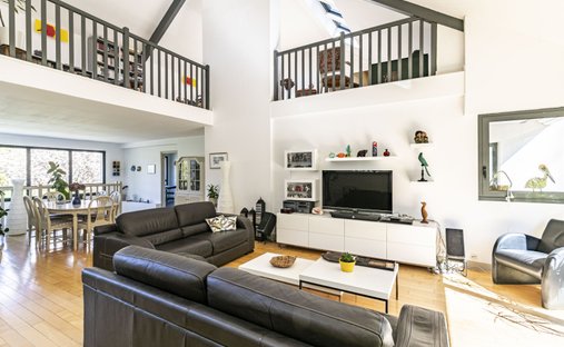 House in L'Étang-la-Ville, Ile-de-France, France 1