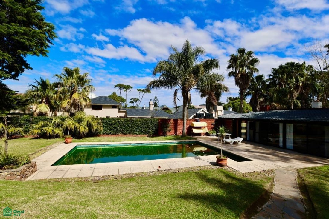 House in Punta del Este, Maldonado Department, Uruguay 3 - 18008981