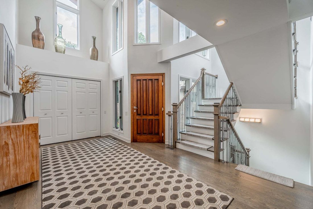 Condo in Hinsdale, Illinois, United States 3 - 18970218