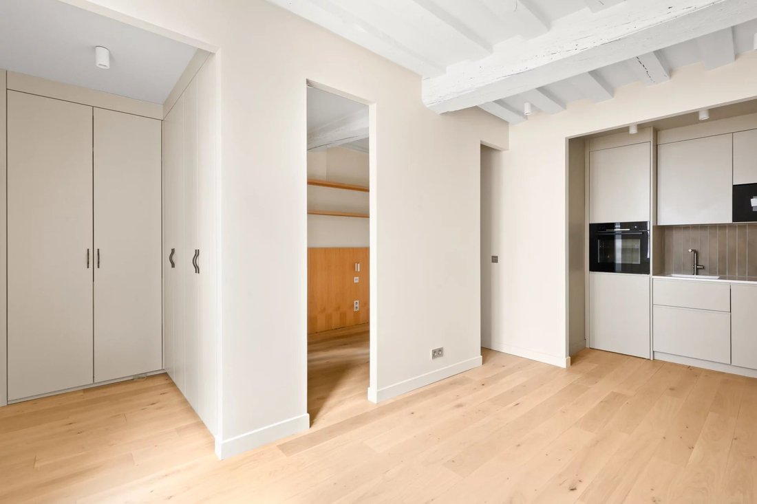 Apartment in Île Saint Louis, Paris 4e Arrondissement, Paris 2 - 18971421