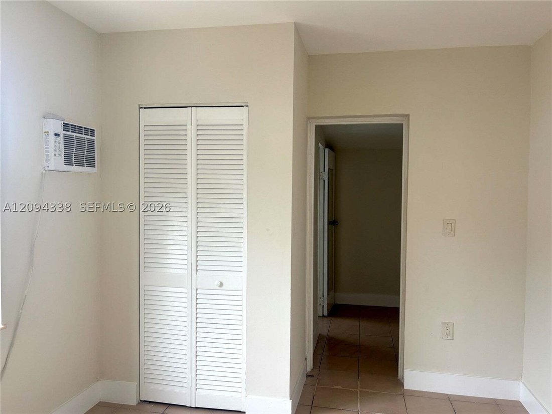 House in Miami, Florida, United States 5 - 18969807