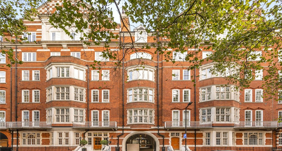 Townhouse in Holborn, Camden, England 2 - 16701928