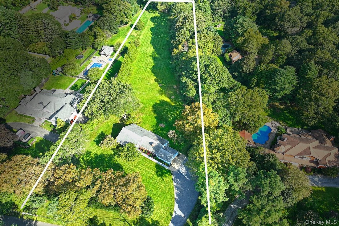 House in Syosset, New York, United States 3 - 18972597
