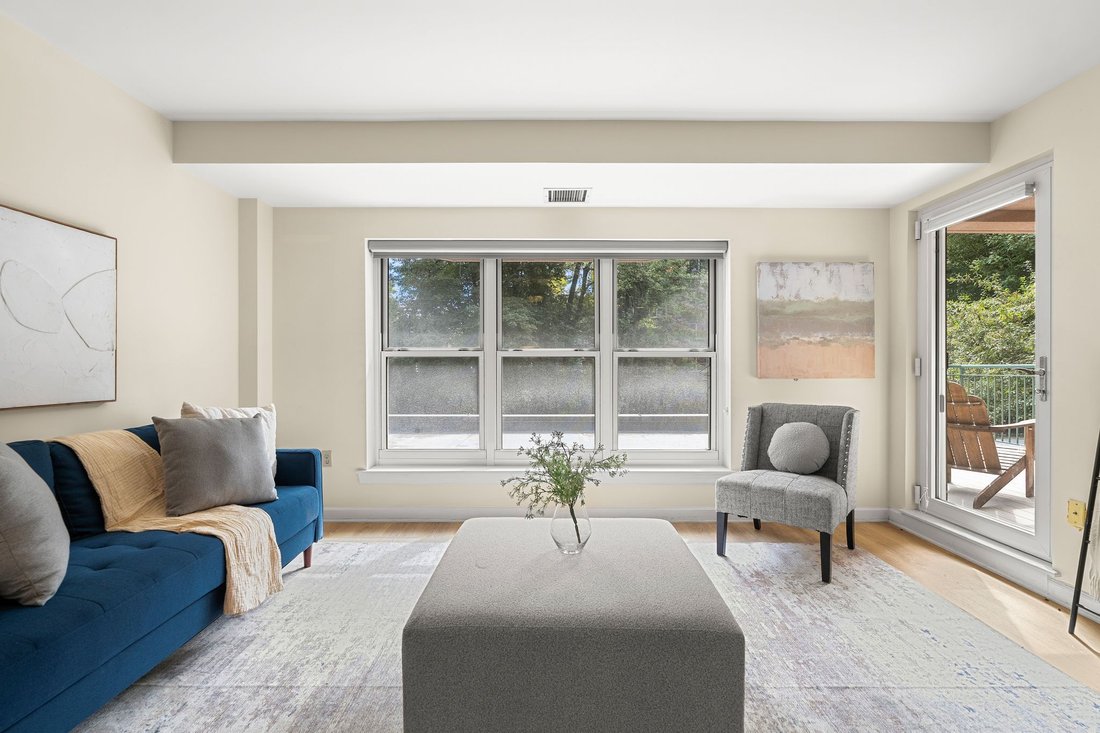 Condo in Arlington, Massachusetts, United States 1 - 18974451