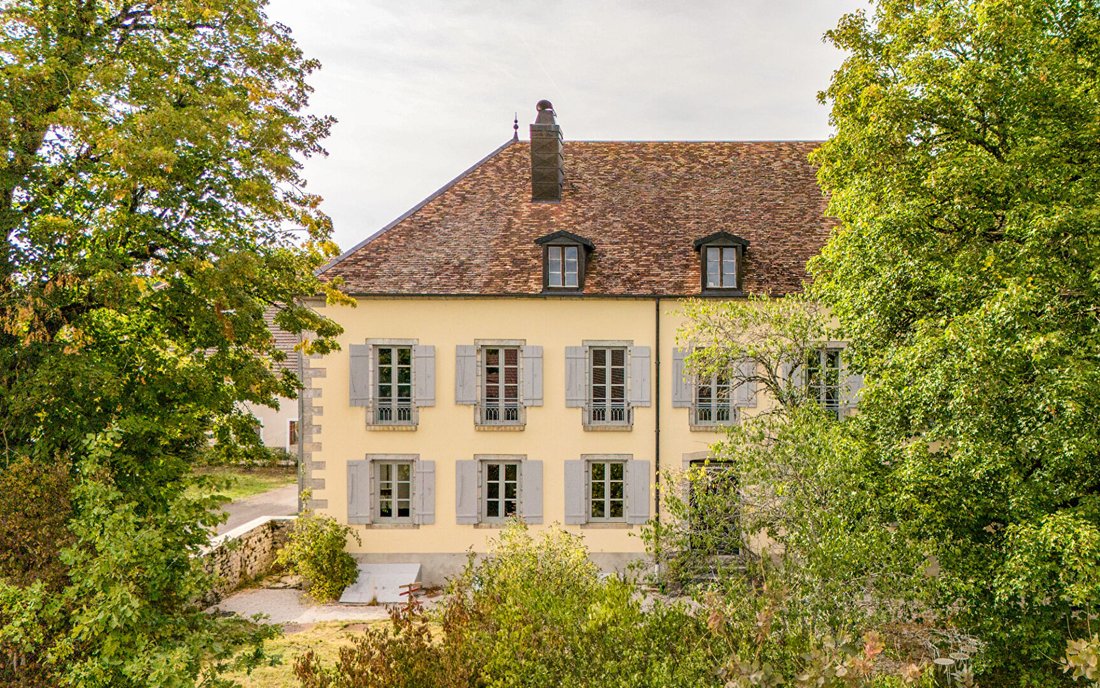 Villa in Vers-en-Montagne, Bourgogne – Franche-Comté, France 1 - 18972411