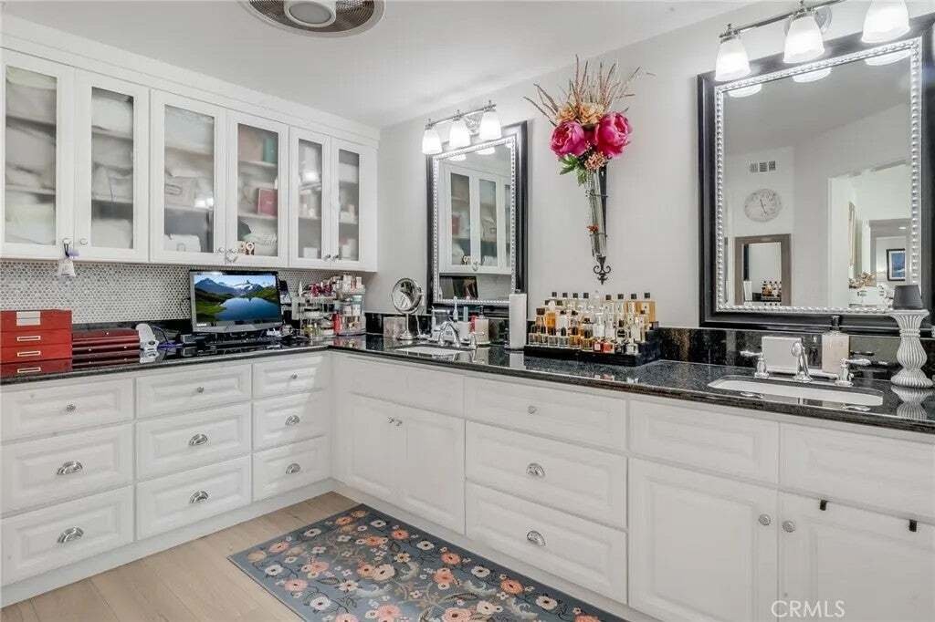 Condo in Signal Hill, California, United States 4 - 18970608