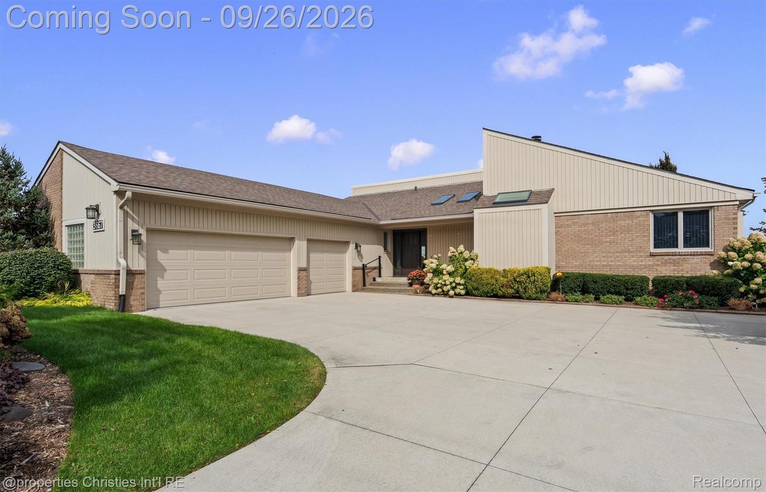House in Rochester Hills, Michigan, United States 1 - 18979605