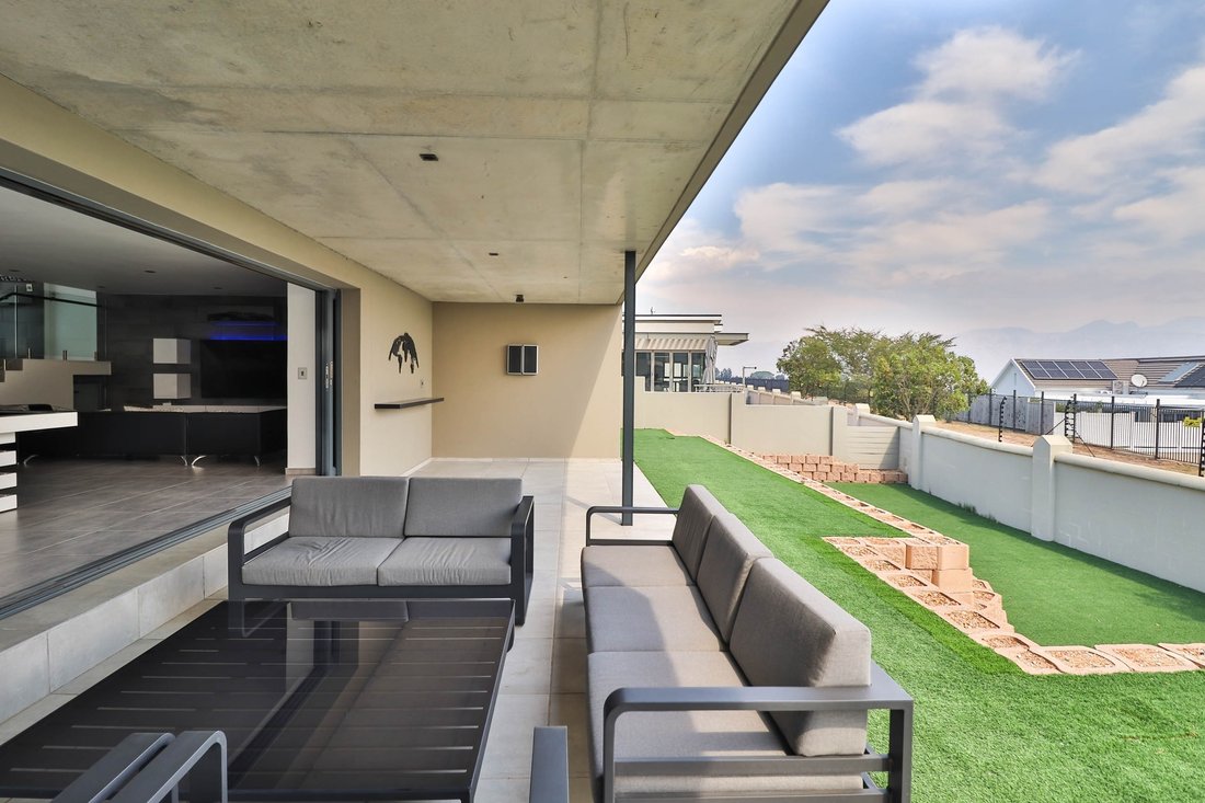 House in Strand, Helderberg, Cape Town 5 - 18972436