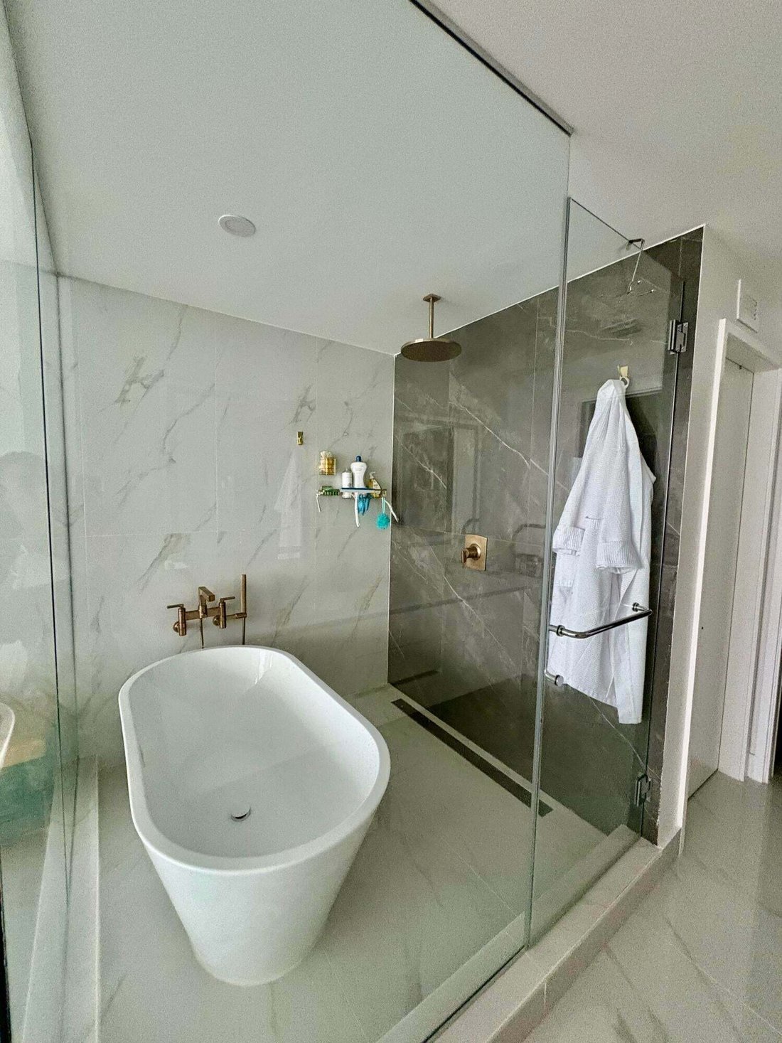 Condo in Miami, Florida, United States 5 - 18576525