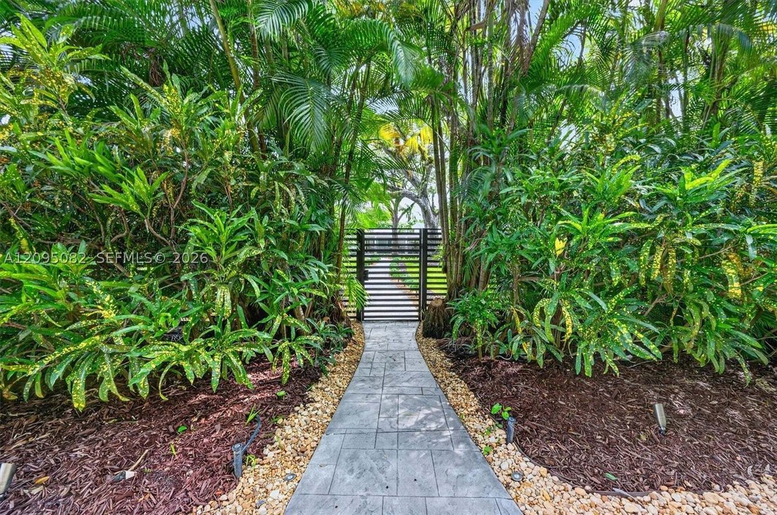 House in Miami, Florida, United States 3 - 18969829