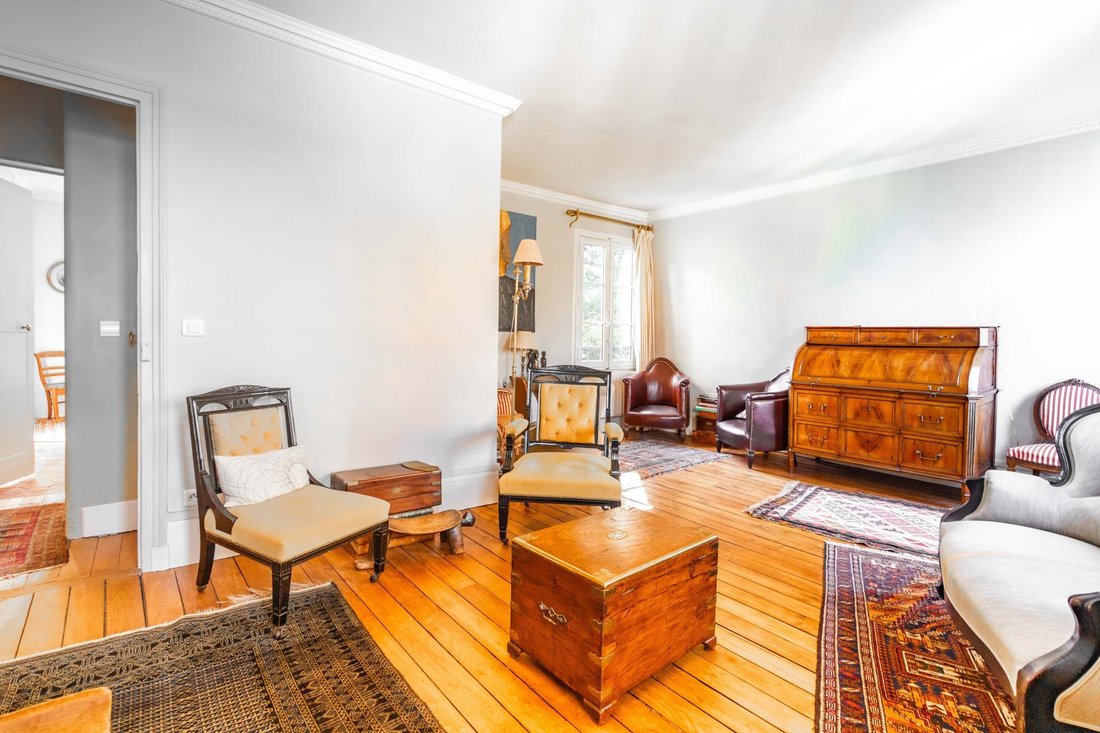 Apartment in Domaine National du Château, Versailles, France 5 - 18975327