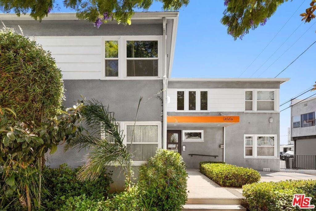 Los Angeles, California, United States 2 - 18973455