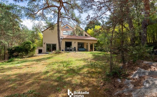 House in Acheres-la-Foret, Ile-de-France, France 1