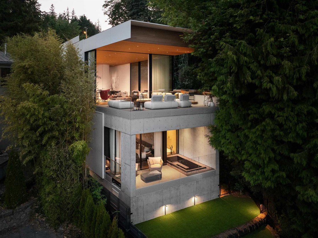 House in West Vancouver, British Columbia, Canada 3 - 18972714