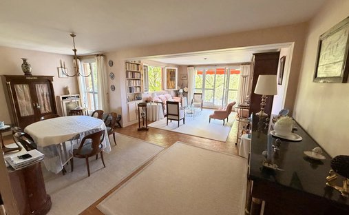 Apartment in President Roosevelt, Saint-Germain-en-Laye, France 1