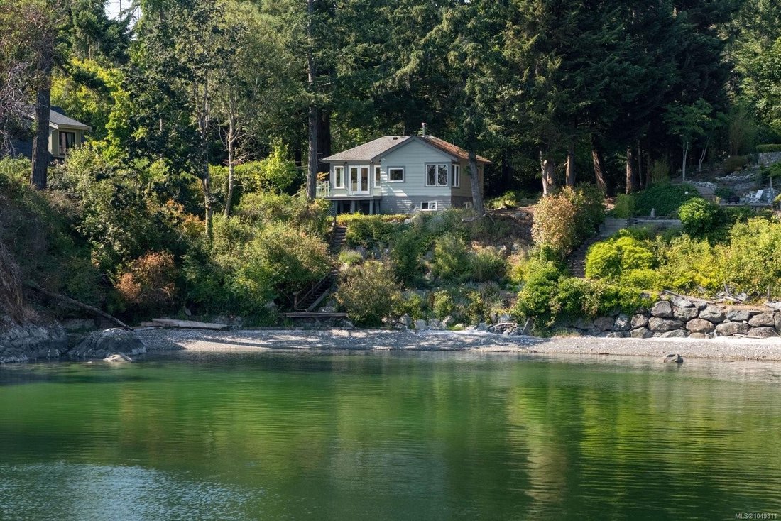 House in North Saanich, British Columbia, Canada 2 - 18972851
