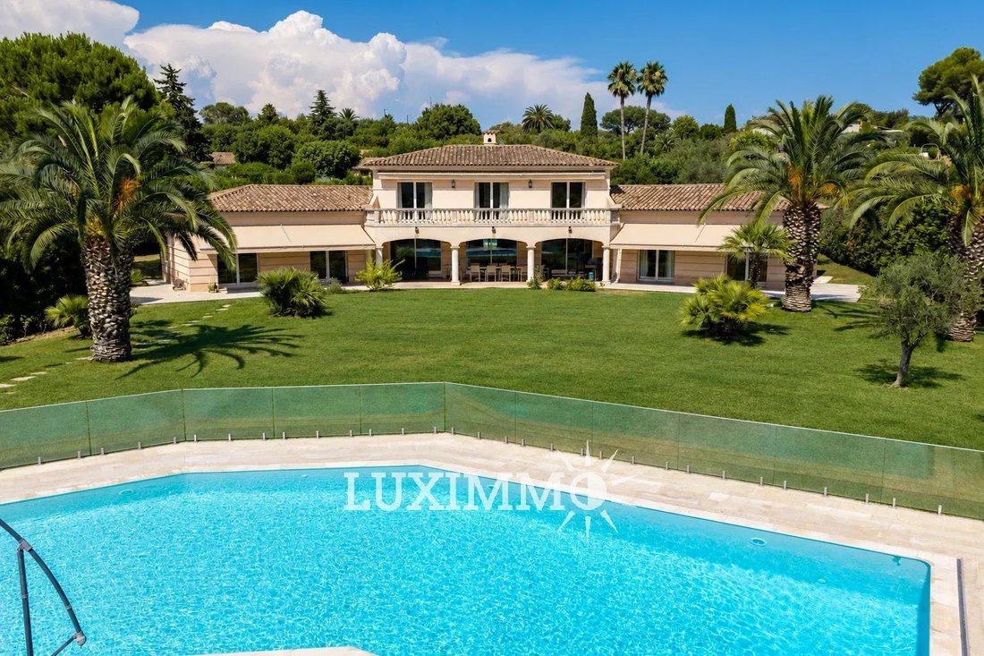 Villa en Mougins, Provenza-Alpes-Costa Azul, Francia 1 - 18448254