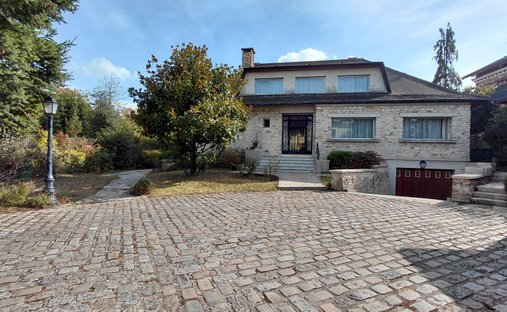 House in Centre Montmorency, Montmorency, France 1