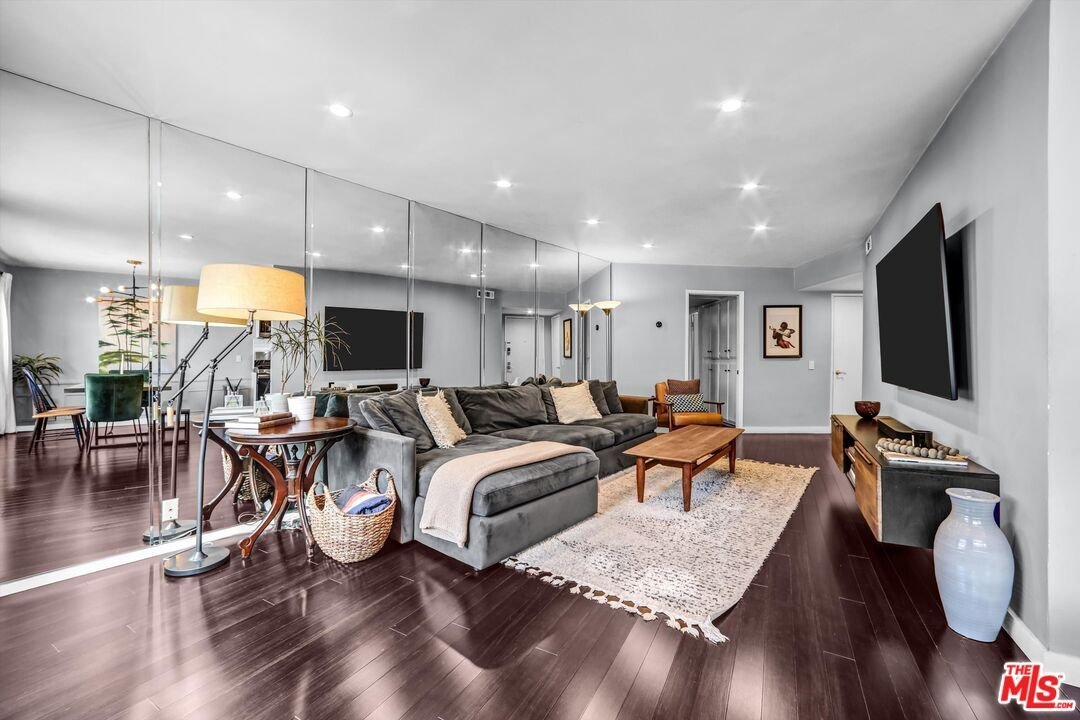 Los Angeles, California, United States 2 - 18970871