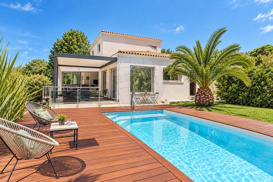Villa in Les Mathes, Nouvelle-Aquitaine, France 1 - 18974641