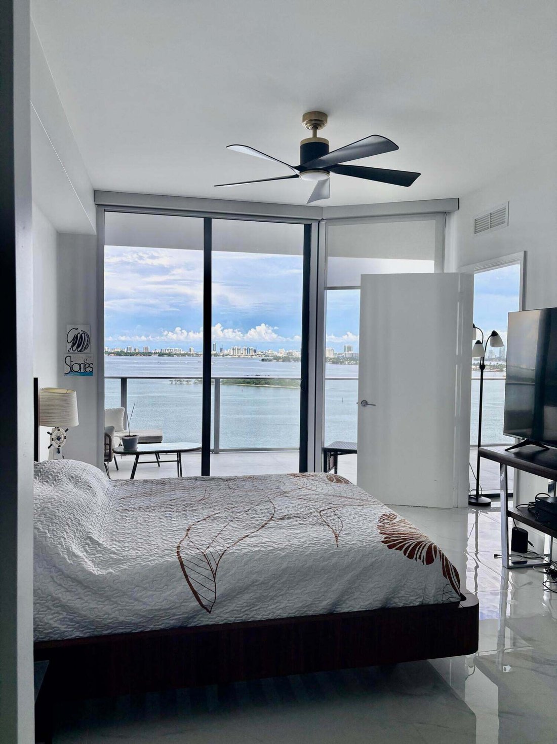 Condo in Miami, Florida, United States 4 - 18576525