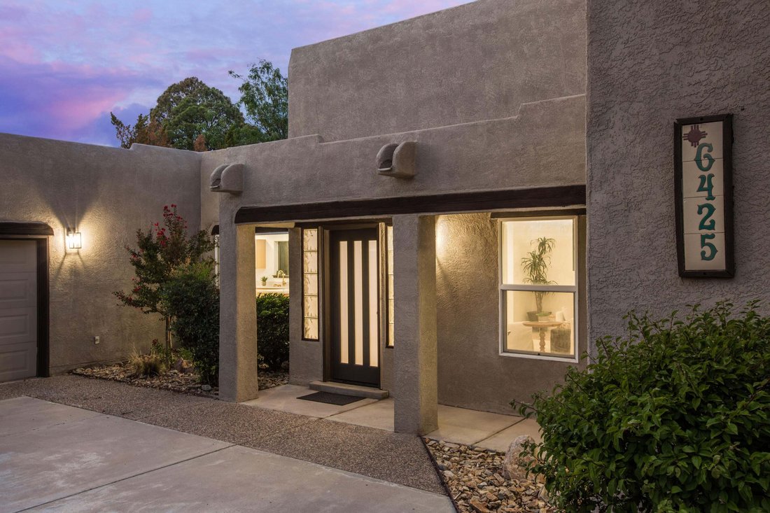 House in Los Ranchos de Albuquerque, New Mexico, United States 2 - 18958146