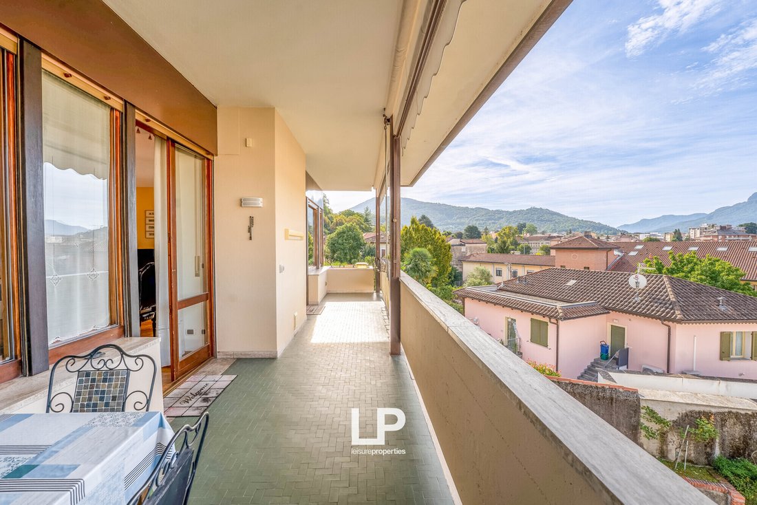 House in Luino, Lombardy, Italy 4 - 18965581