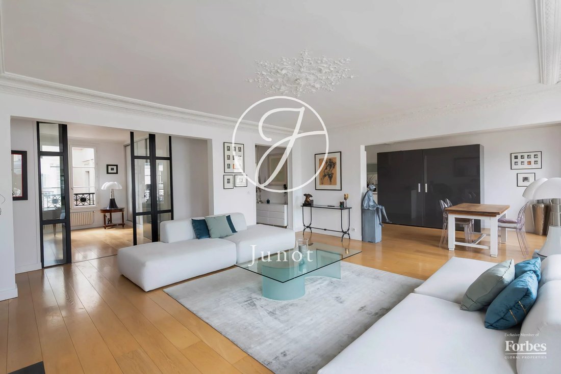 Apartment in Porte Saint Denis-Paradis, Paris 10e Arrondissement, Paris 4 - 18965836