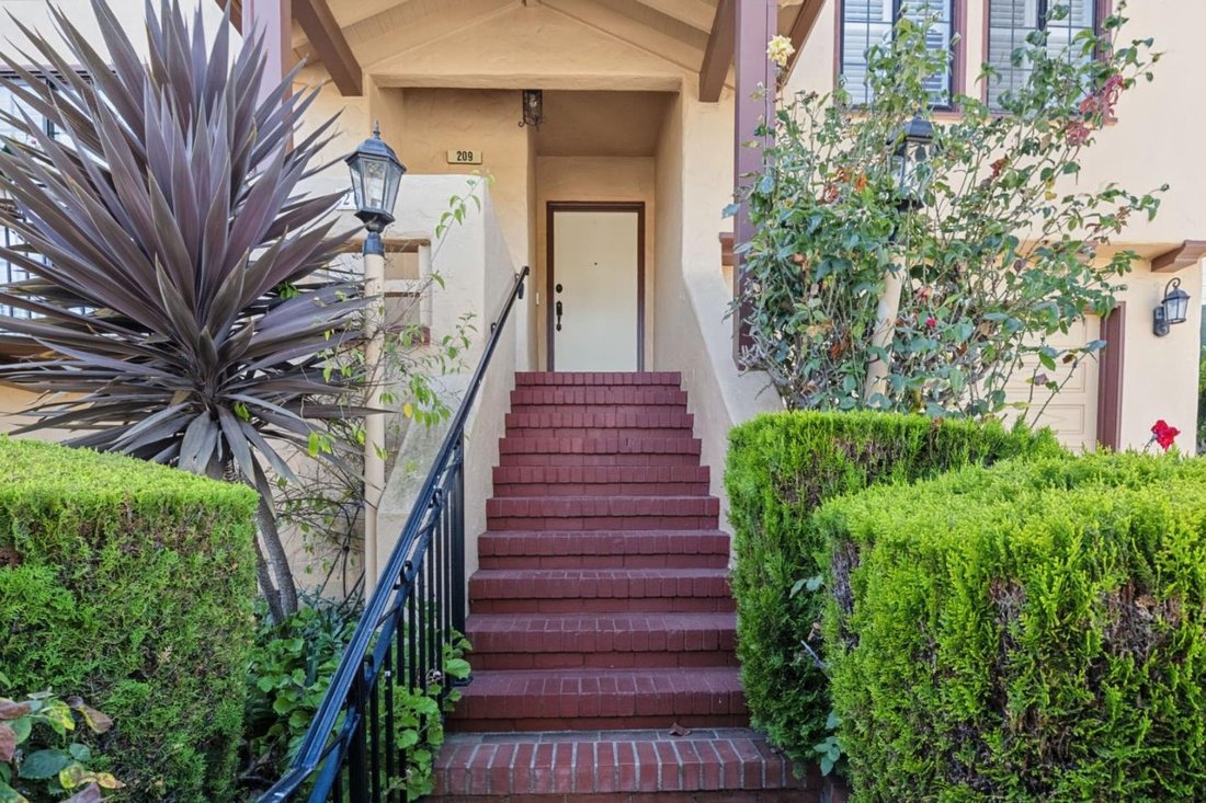 House in Millbrae, California, United States 5 - 18968780