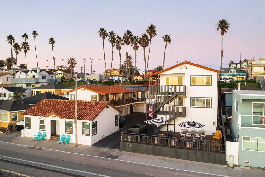 Oceanside, California, United States 4 - 18970642