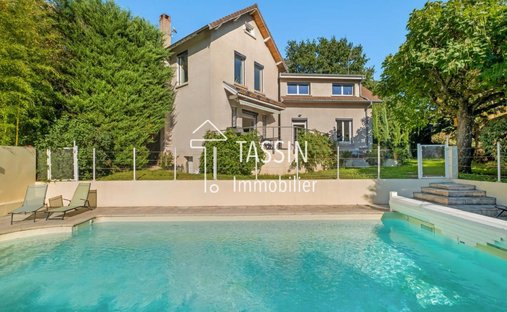 House in Francheville le Haut-Bruissin, Francheville, France 1