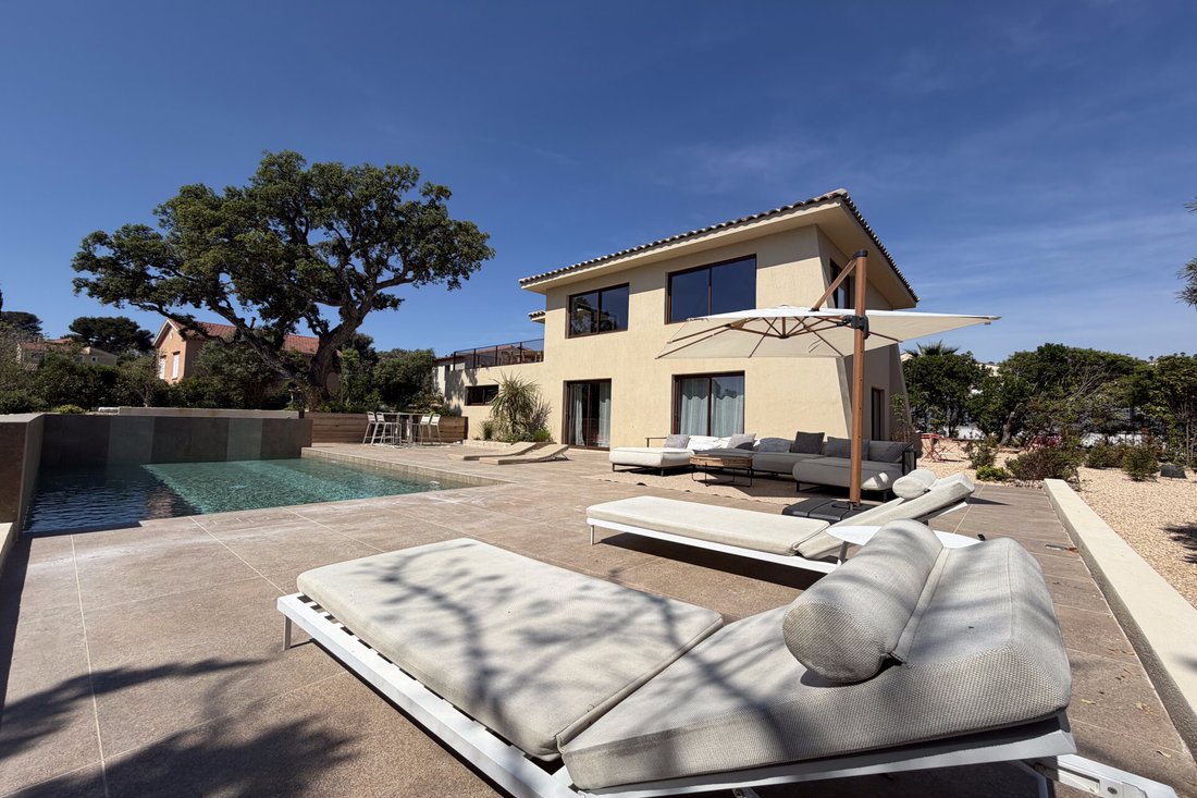 Villa in Frejus, Provence-Alpes-Côte d'Azur, France 2 - 18976435