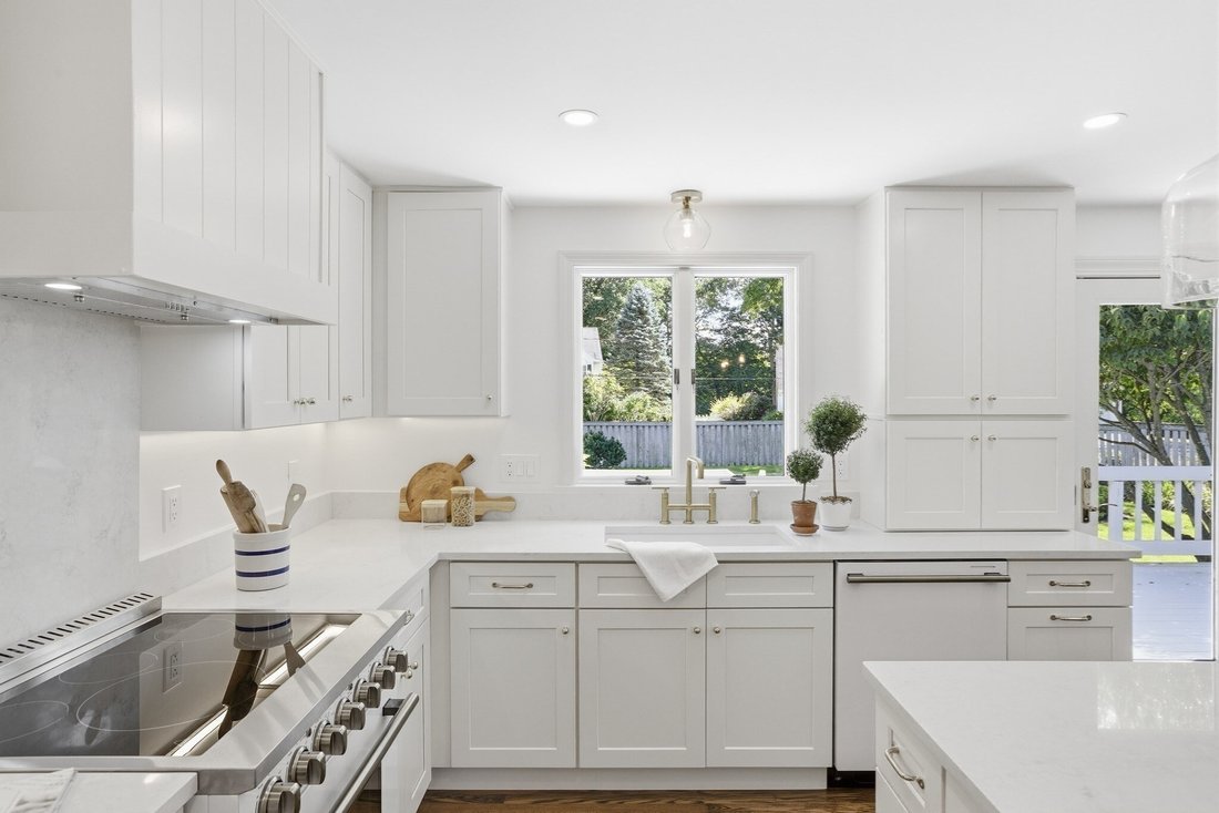 House in Burlington, Massachusetts, United States 4 - 18973199