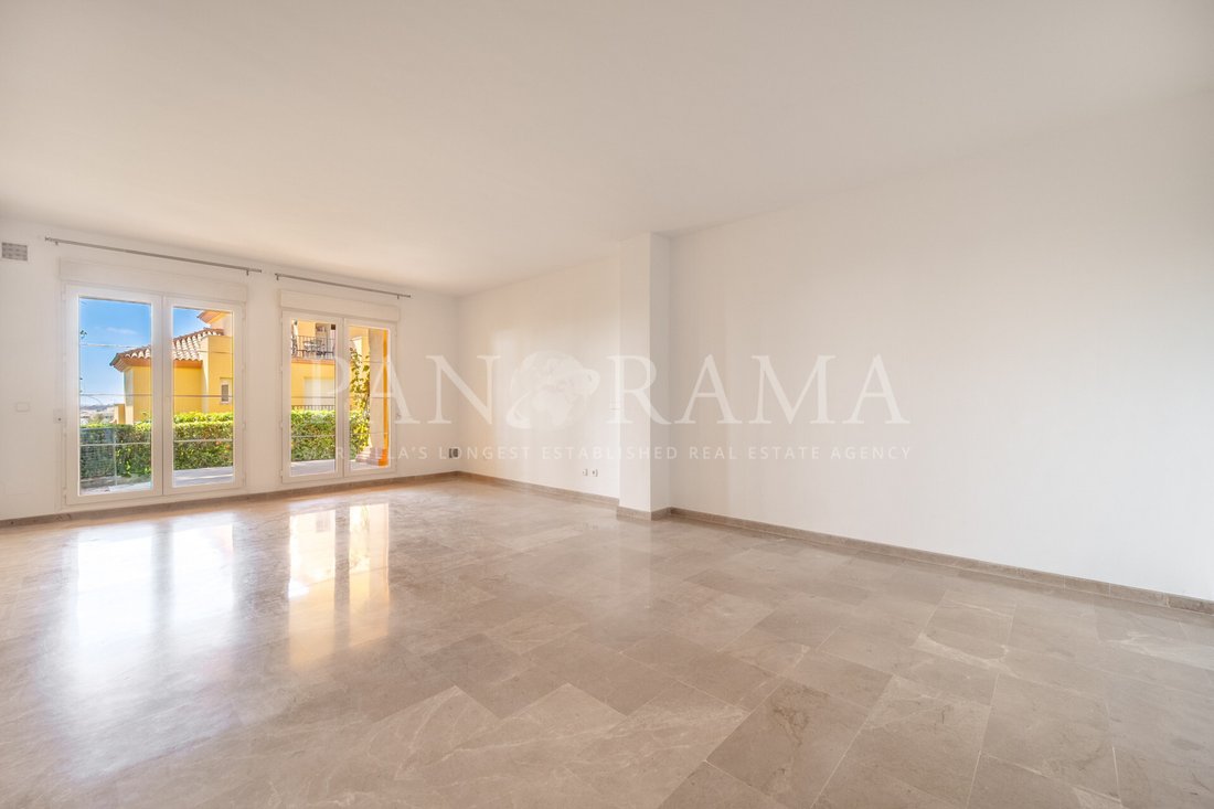 Apartment in Nueva Andalucia, Marbella, Spain 2 - 10568376