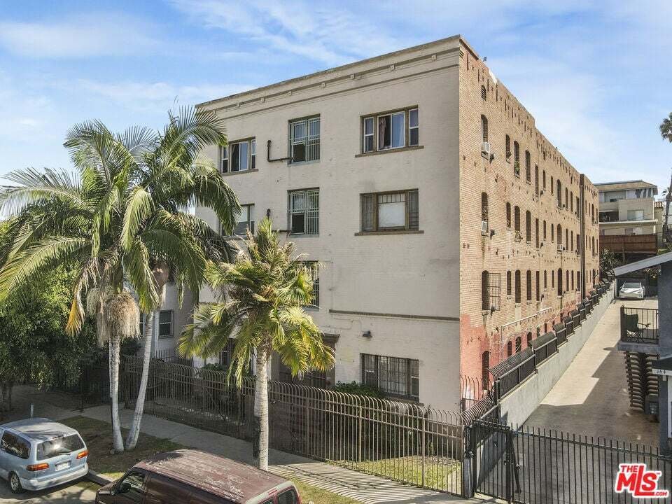 Los Angeles, California, United States 2 - 18973456