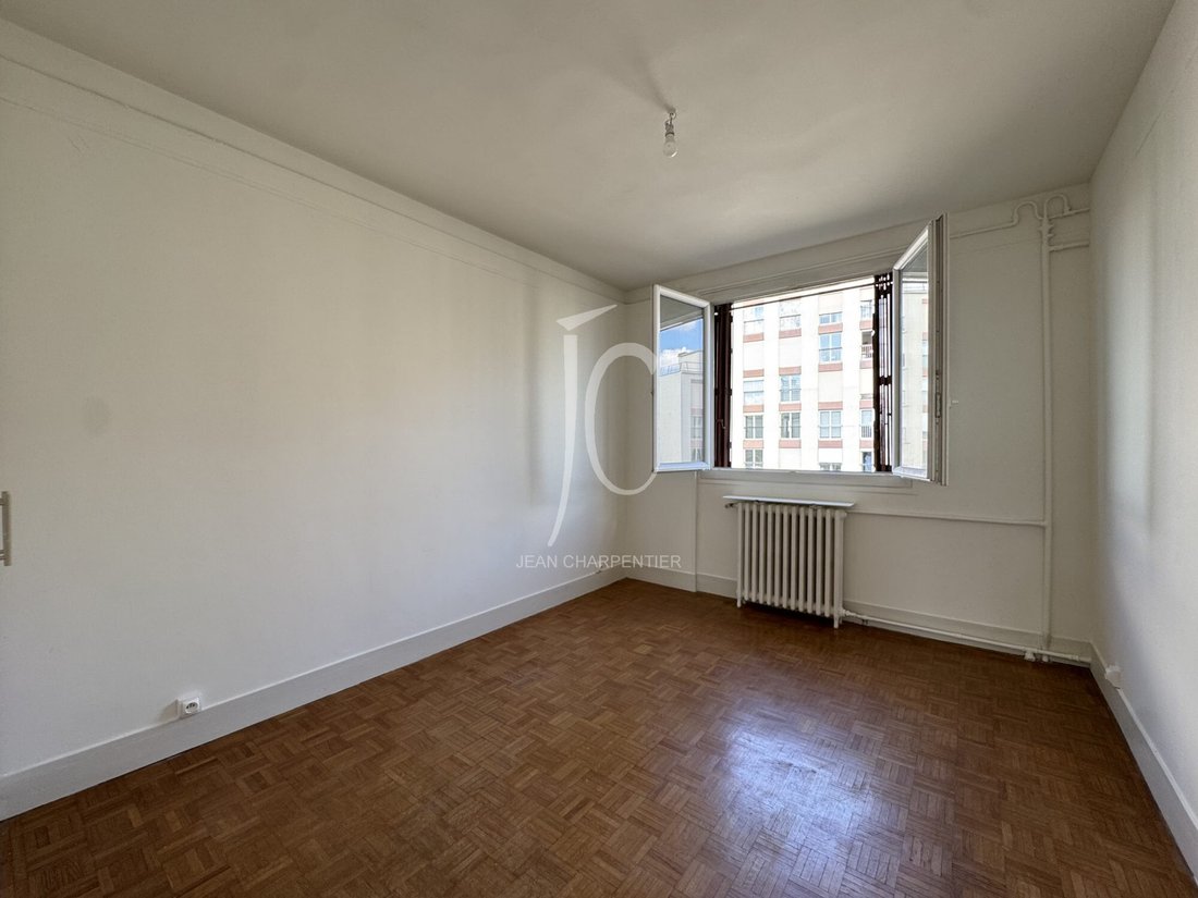 Apartment in Violet Commerce, Paris 15e Arrondissement, Paris 2 - 18973014