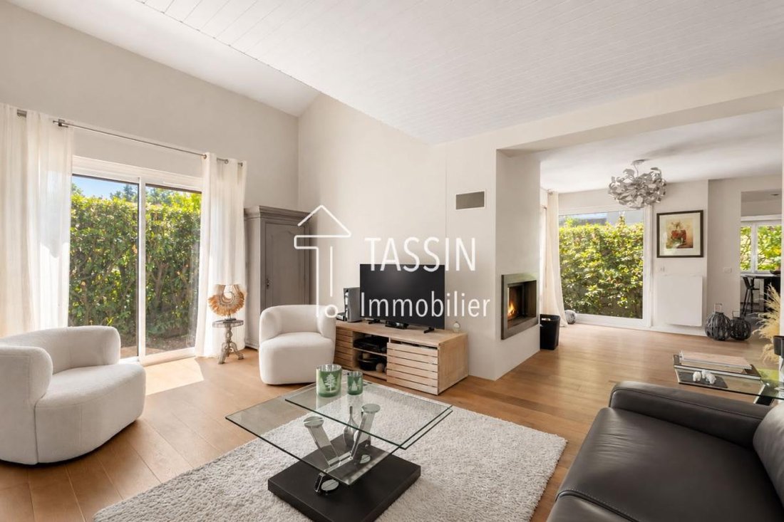 House in Tassin le Bourg, Tassin-la-Demi-Lune, France 2 - 18971040