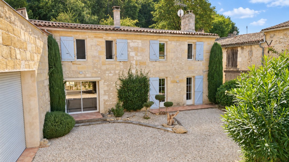 Villa in Langoiran, Nouvelle-Aquitaine, France 1 - 18970185