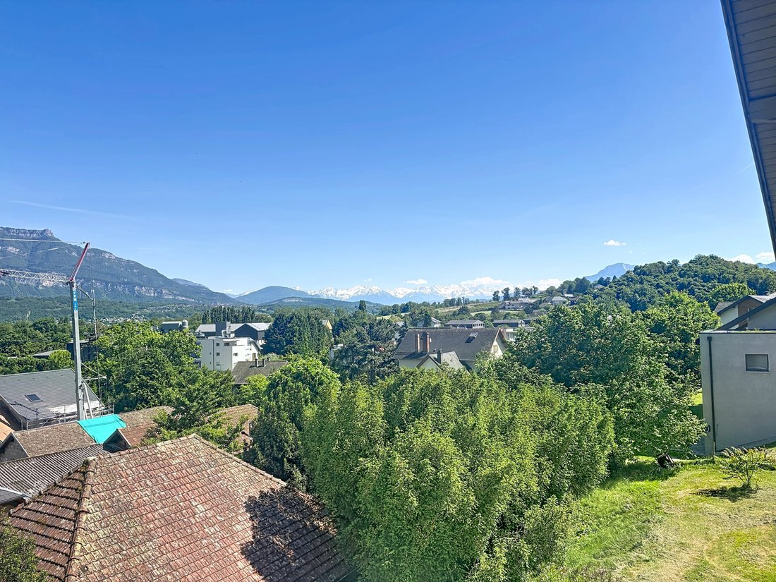 House in Le Bourget-du-Lac, Auvergne-Rhône-Alpes, France 1 - 18979504