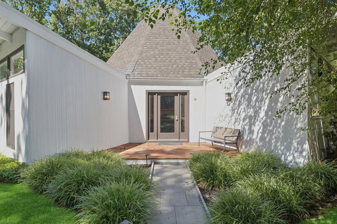 East Hampton, New York, United States 1 - 18847688