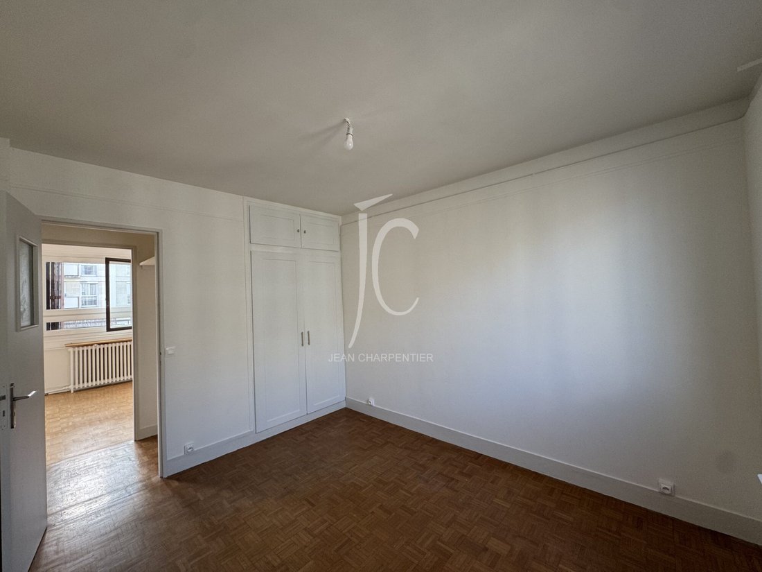 Apartment in Violet Commerce, Paris 15e Arrondissement, Paris 3 - 18973014