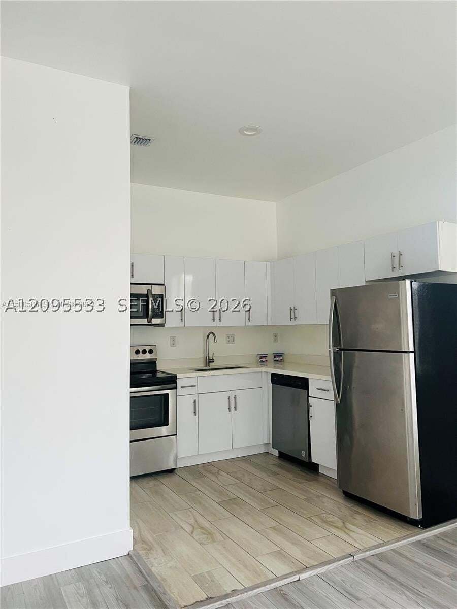 House in Miami, Florida, United States 5 - 18973814