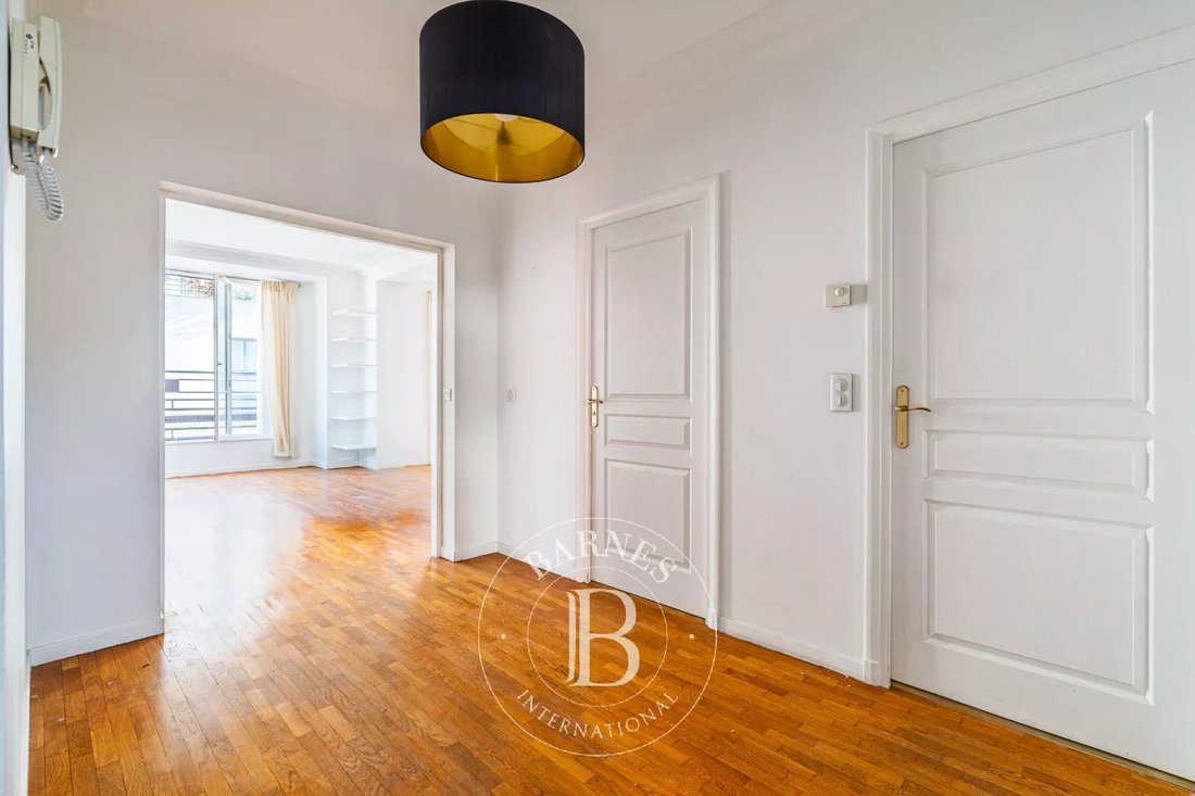 Apartment in Saint James-Général Koenig, Neuilly-sur-Seine, France 3 - 18964708