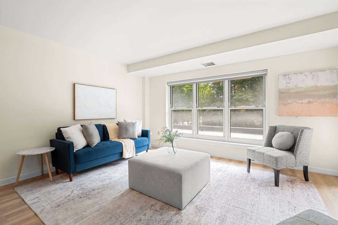 Condo in Arlington, Massachusetts, United States 5 - 18974451
