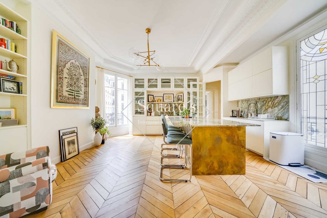 Apartment in Elysées-Madeleine, Paris 8e Arrondissement, Paris 4 - 18981724