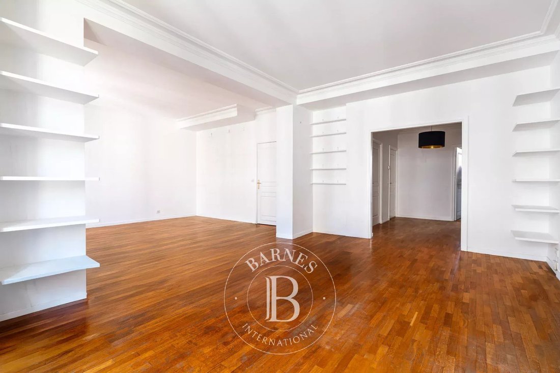 Apartment in Saint James-Général Koenig, Neuilly-sur-Seine, France 5 - 18964708