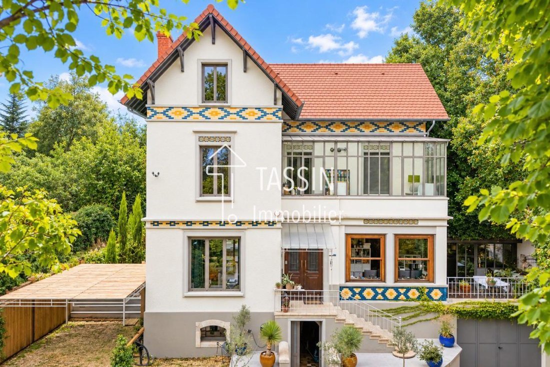 House in Champagne-au-Mont-d'Or, Auvergne-Rhône-Alpes, France 1 - 18970998
