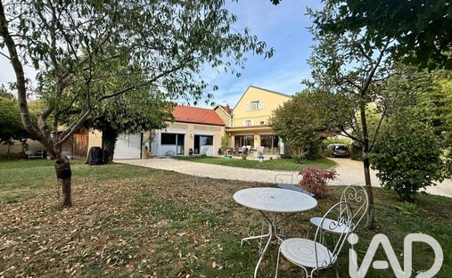 Haus in Centre Ville Sud Ouest, Bussy-Saint-Georges, Frankreich 1